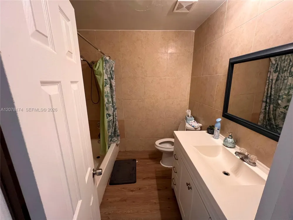 2442 SW 58 Dania Beach, FL 33312