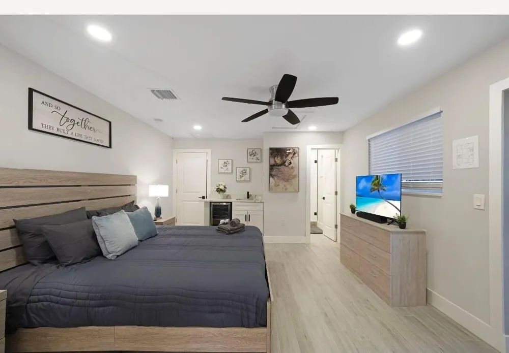 2817 NE 9TH AVENUE Wilton Manors, FL 33334