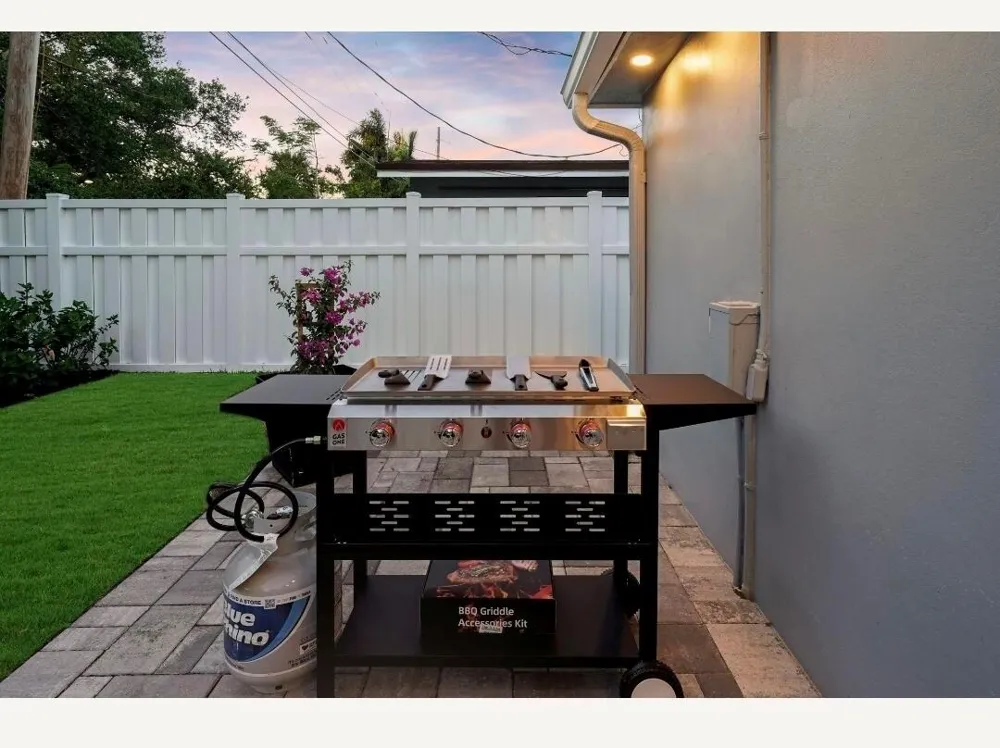 2817 NE 9TH AVENUE Wilton Manors, FL 33334