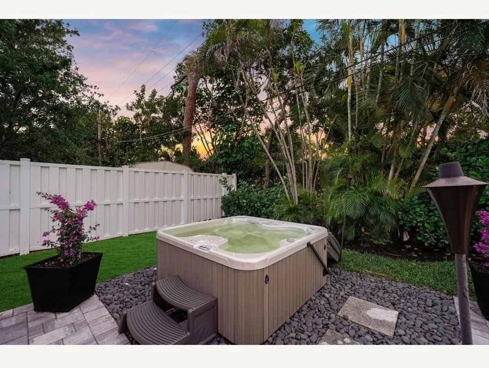 2817 NE 9TH AVENUE Wilton Manors, FL 33334