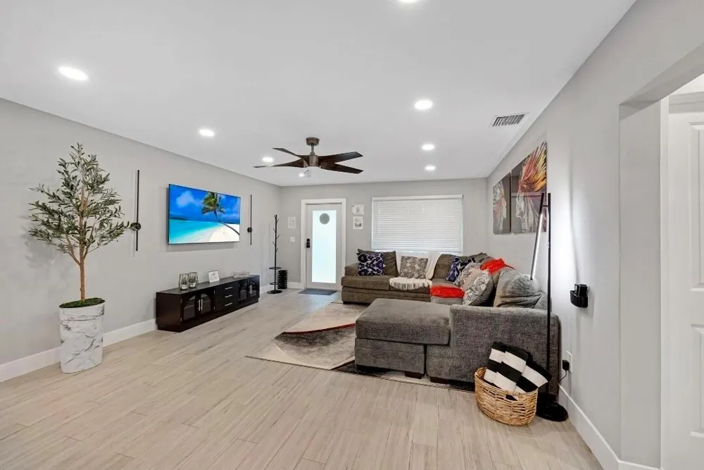 2817 NE 9TH AVENUE Wilton Manors, FL 33334