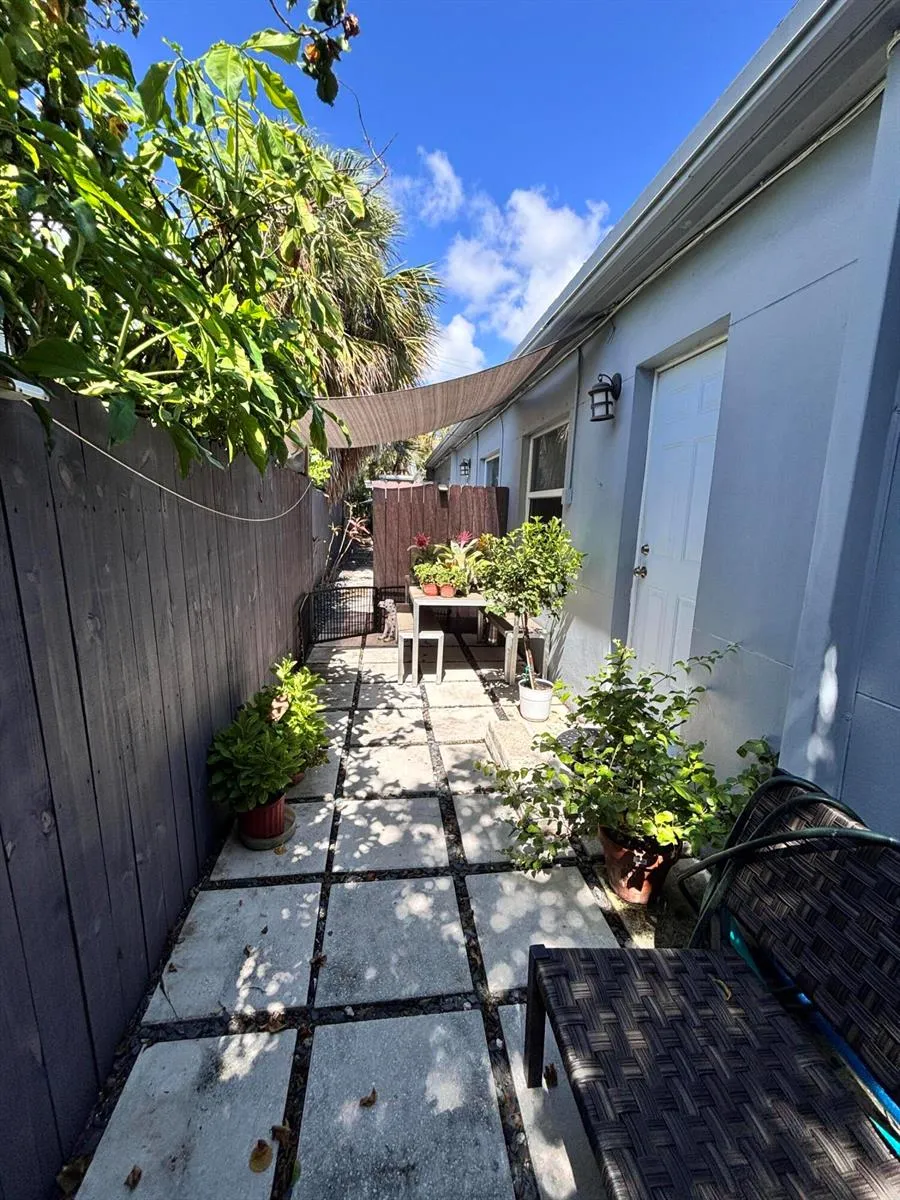 1345 NE 15TH AVENUE #1 Fort Lauderdale, FL 33304