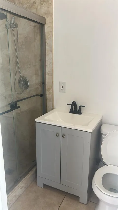 810 NW 40TH #1-3