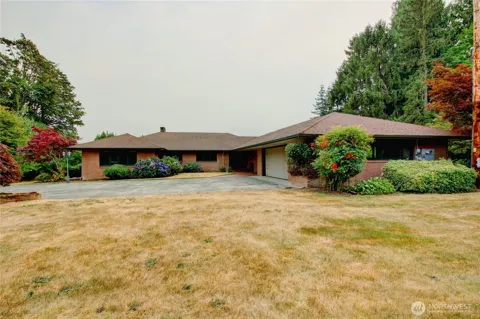 916 Township Street