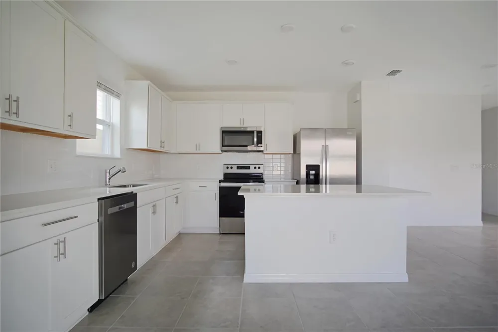 437 WATERFORD DRIVE Lake Alfred, FL 33850