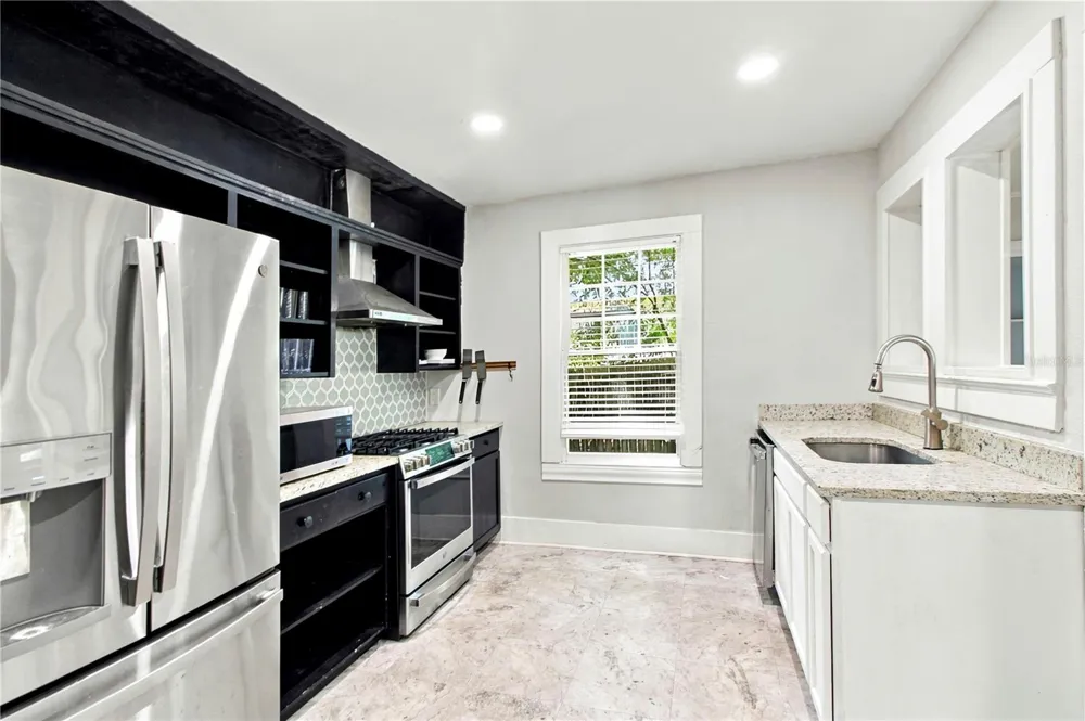 208 W 17TH STREET Sanford, FL 32771
