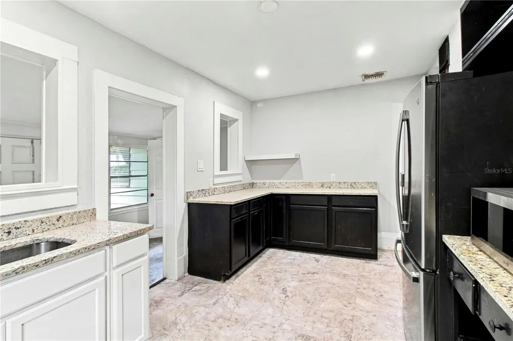 208 W 17TH STREET Sanford, FL 32771