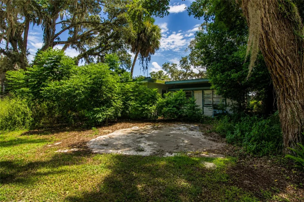 208 W 17TH STREET Sanford, FL 32771
