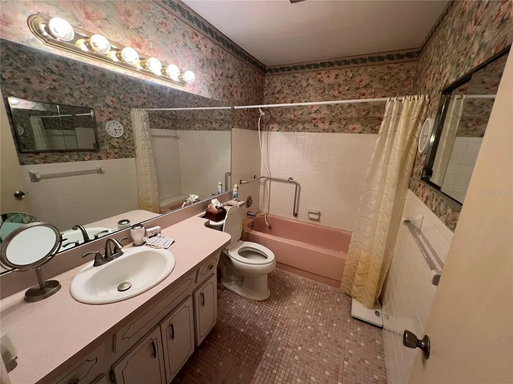 2361 ECUADORIAN WAY #33 Clearwater, FL 33763