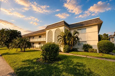 3500 BENEVA ROAD #306