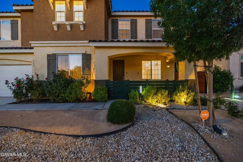 39028 Mondell Pine Avenue Palmdale, CA 93551