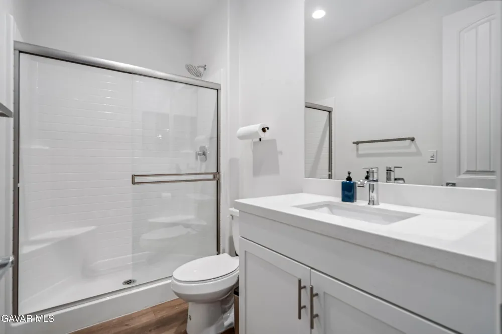 39028 Mondell Pine Avenue Palmdale, CA 93551