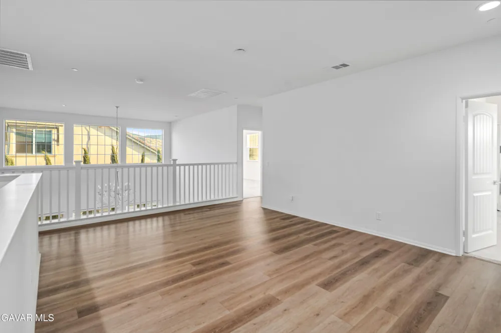 39028 Mondell Pine Avenue Palmdale, CA 93551