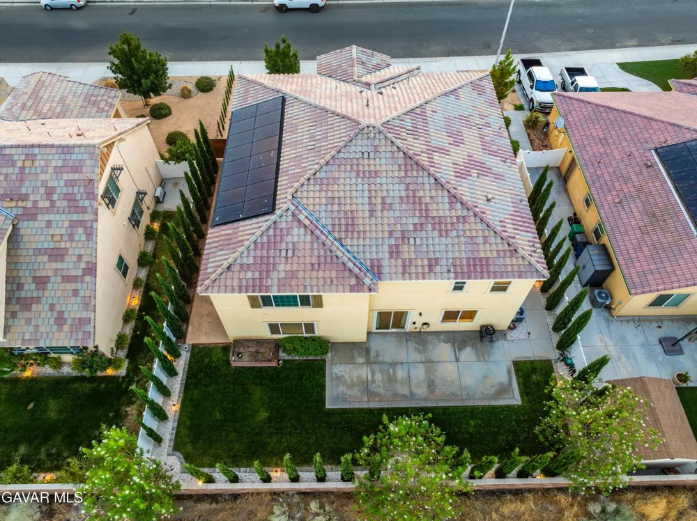 39028 Mondell Pine Avenue Palmdale, CA 93551