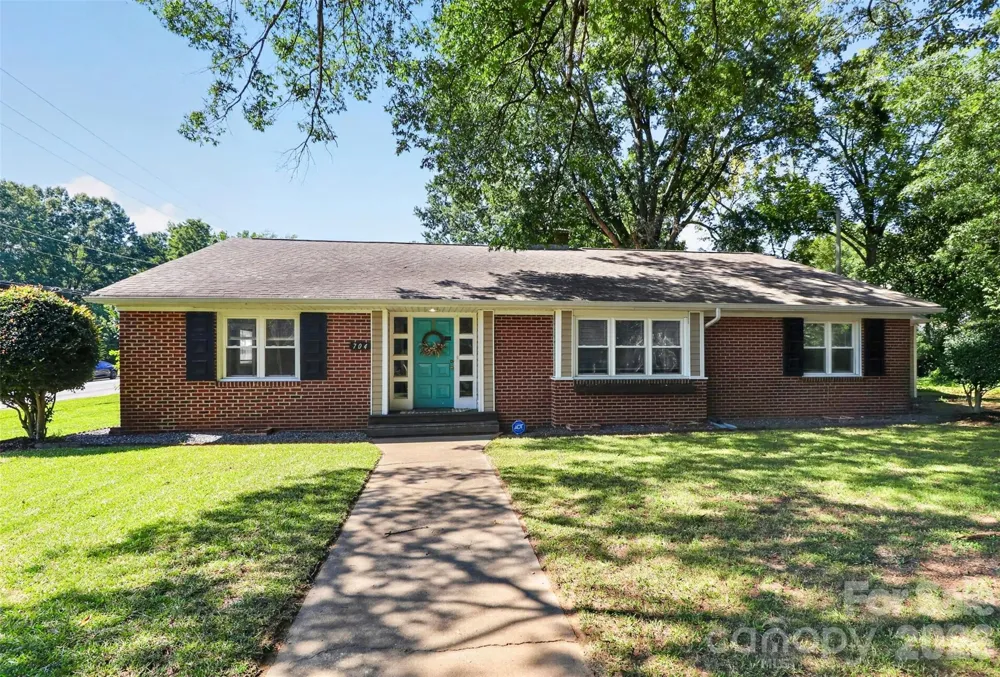 704 Lancaster Avenue Monroe, NC 28112