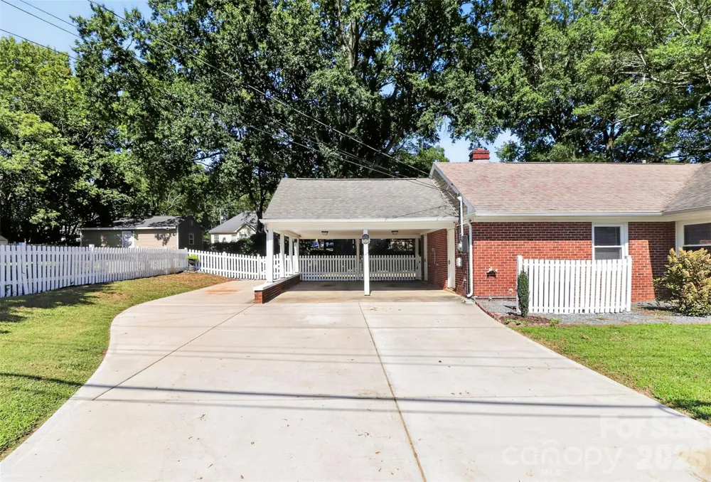 704 Lancaster Avenue Monroe, NC 28112