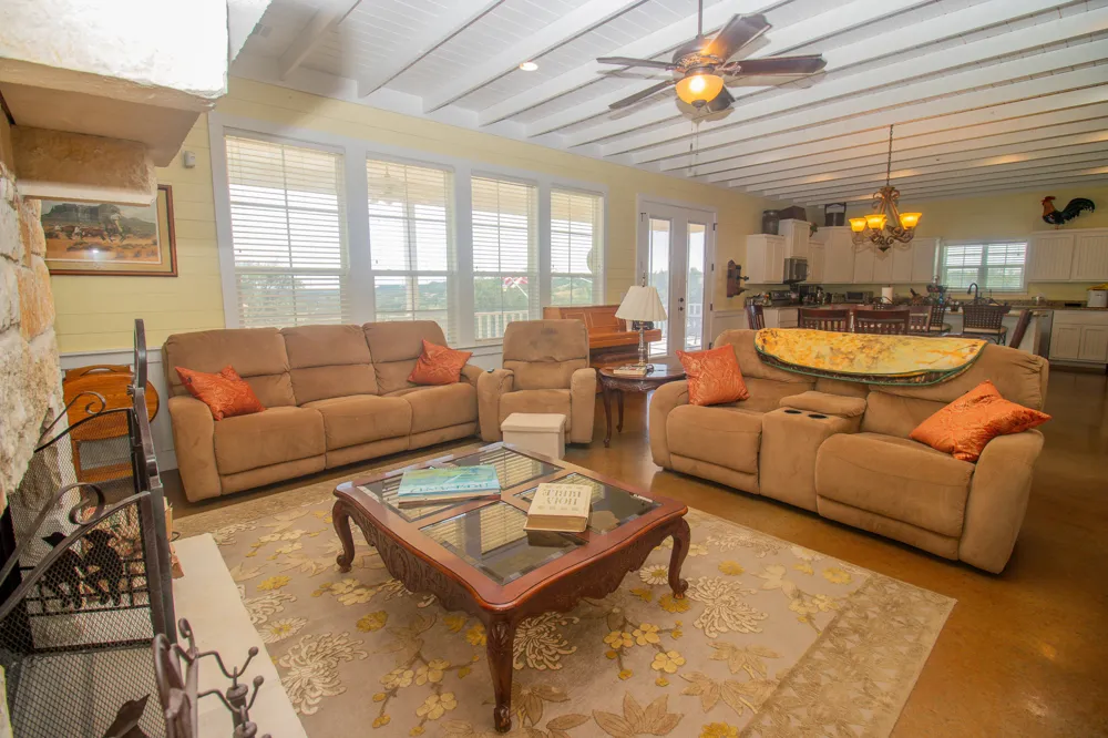 4237 County Road 330 Road Burnet, TX 78611