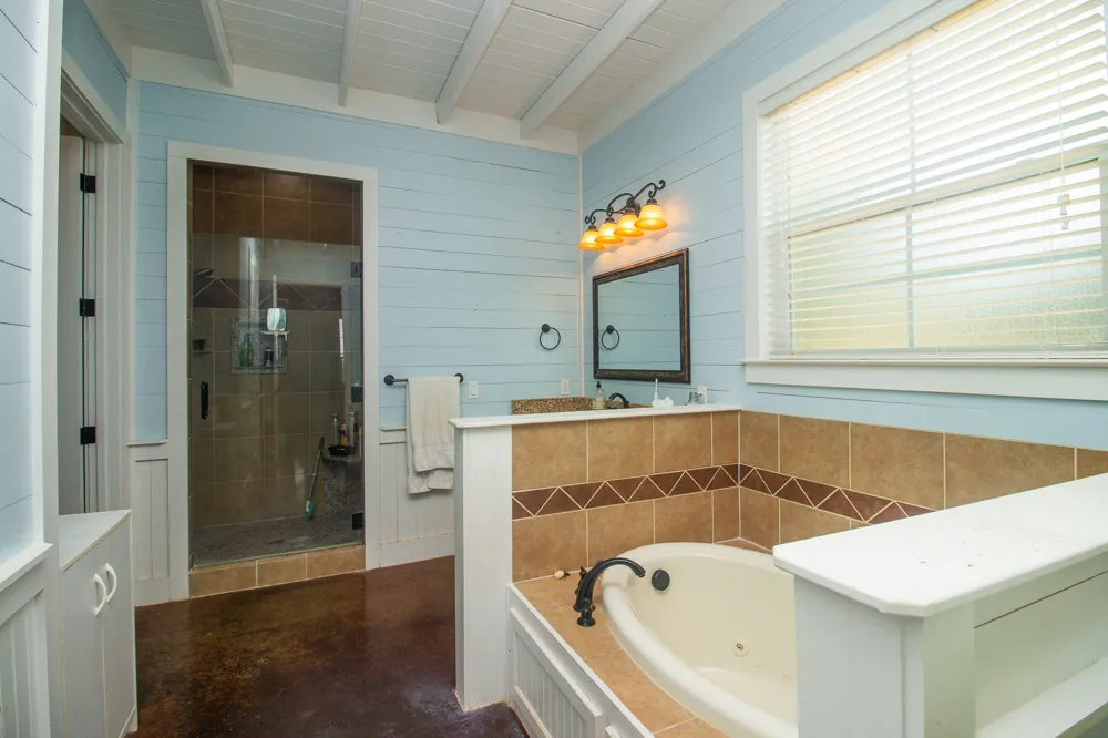 4237 County Road 330 Road Burnet, TX 78611