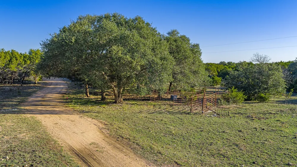 4237 County Road 330 Road Burnet, TX 78611
