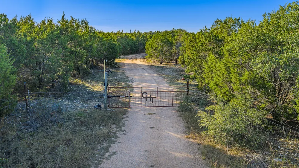 4237 County Road 330 Road Burnet, TX 78611