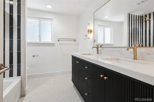 6577 Everett Street Arvada, CO 80004