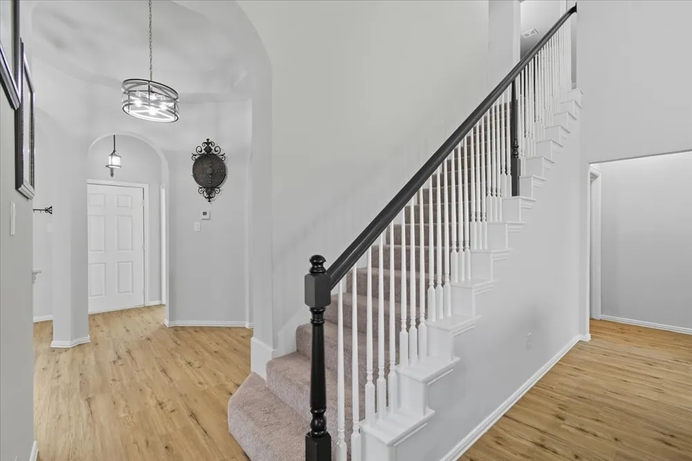409 Springtree Road Lake Dallas, TX 75065