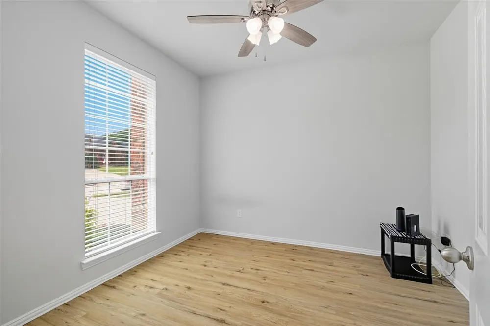 409 Springtree Road Lake Dallas, TX 75065