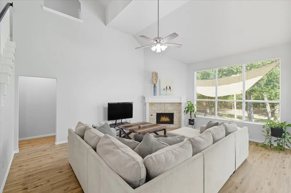 409 Springtree Road Lake Dallas, TX 75065