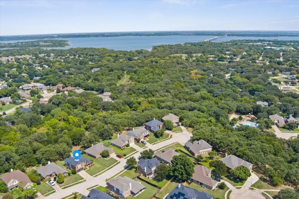 409 Springtree Road Lake Dallas, TX 75065