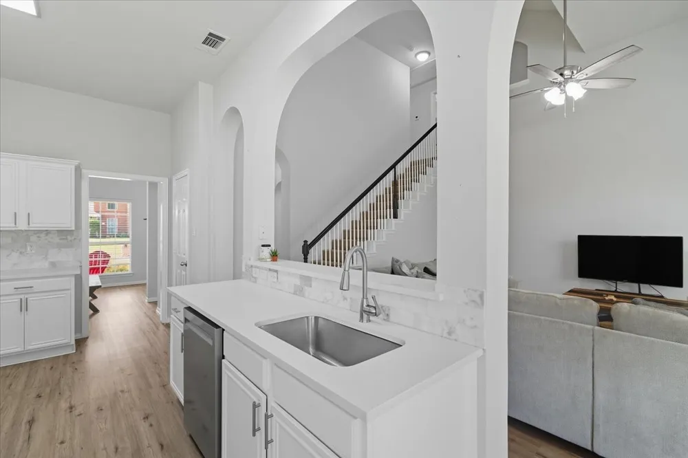 409 Springtree Road Lake Dallas, TX 75065
