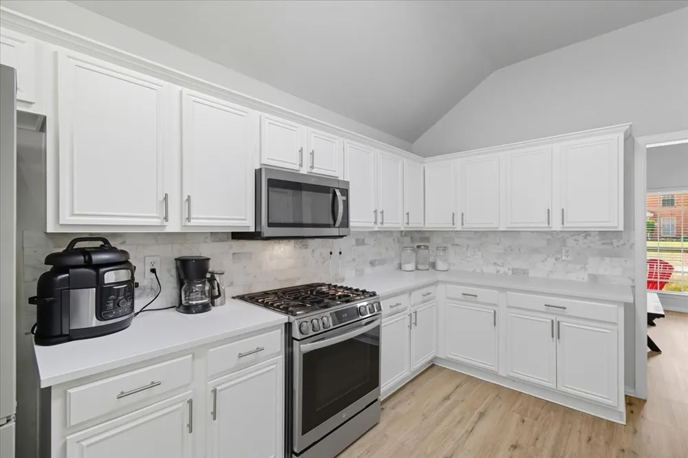 409 Springtree Road Lake Dallas, TX 75065