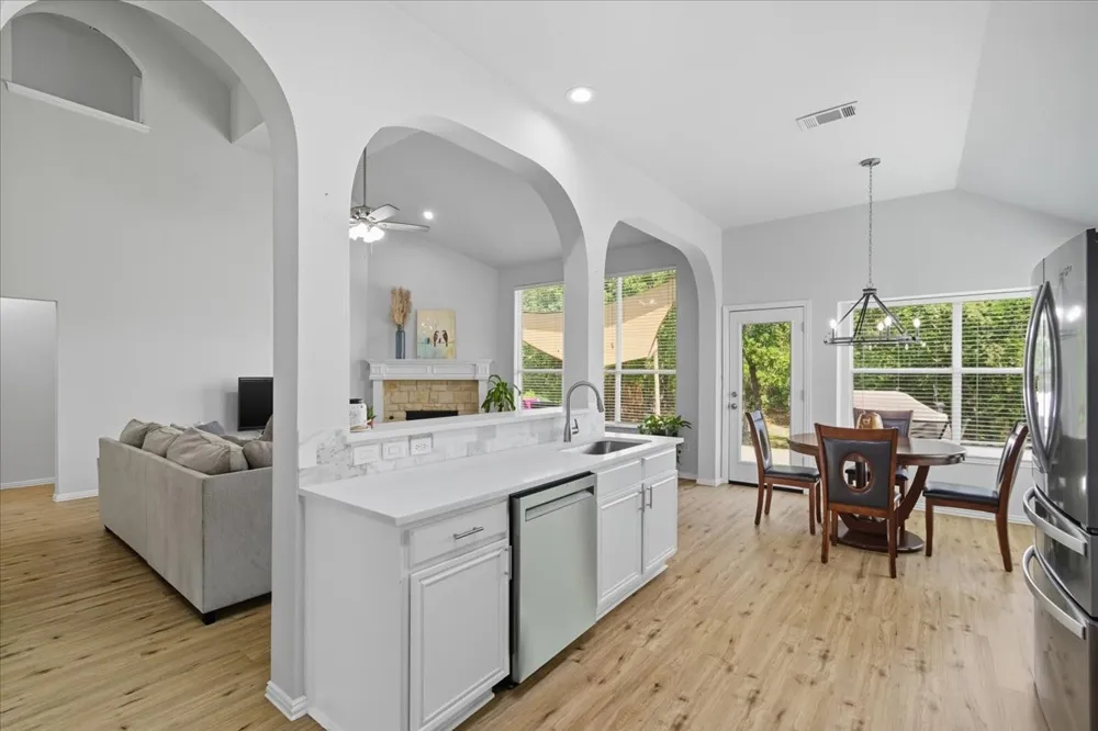 409 Springtree Road Lake Dallas, TX 75065