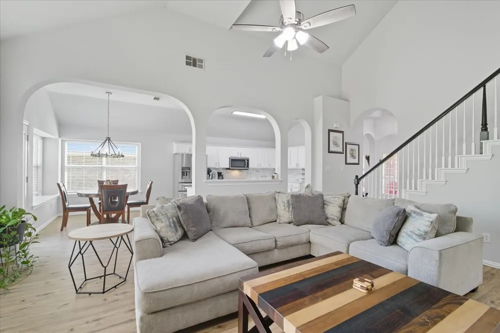 409 Springtree Road Lake Dallas, TX 75065