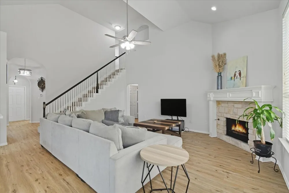 409 Springtree Road Lake Dallas, TX 75065