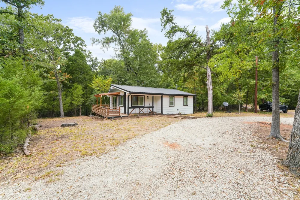 110 Fawn Mabank, TX 75156