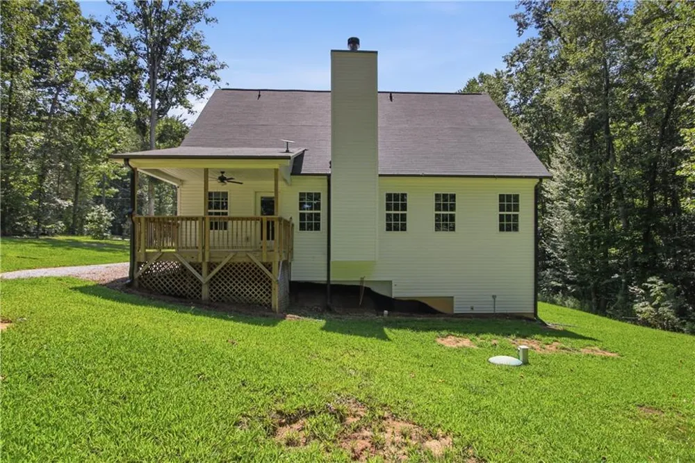 522 Mountain Creek Drive Maysville, GA 30558