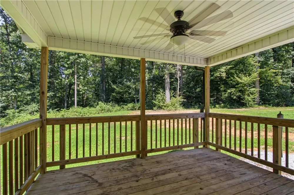 522 Mountain Creek Drive Maysville, GA 30558