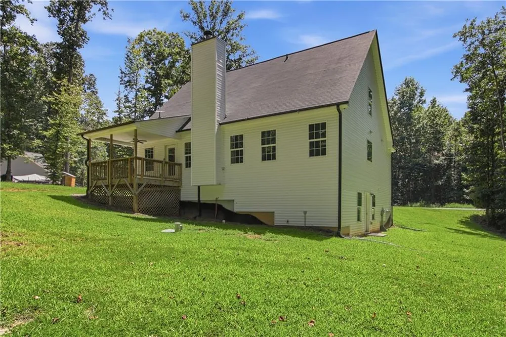 522 Mountain Creek Drive Maysville, GA 30558