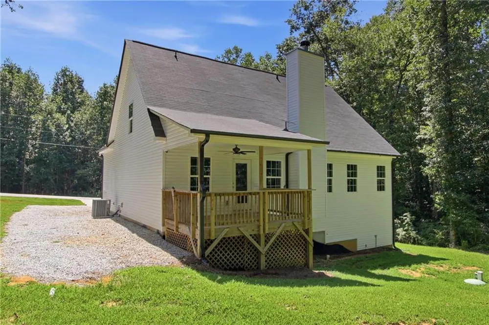 522 Mountain Creek Drive Maysville, GA 30558