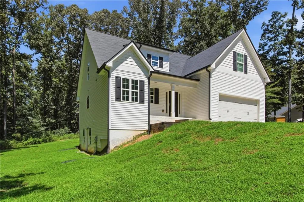 522 Mountain Creek Drive Maysville, GA 30558