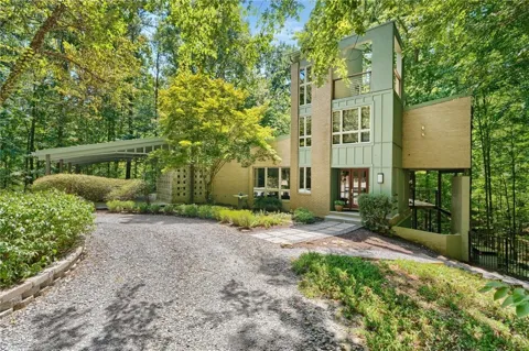 126 Nickajack Road SE