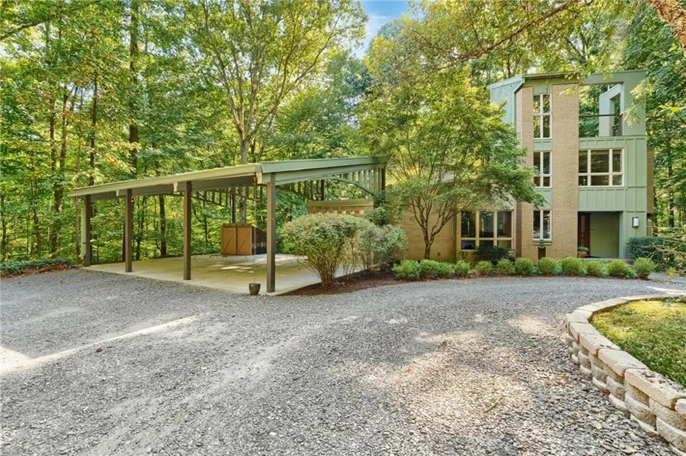 126 Nickajack Road SE Mableton, GA 30126