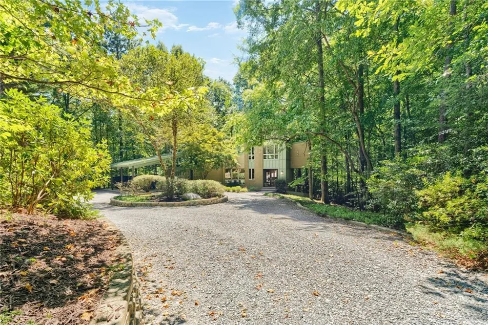 126 Nickajack Road SE Mableton, GA 30126