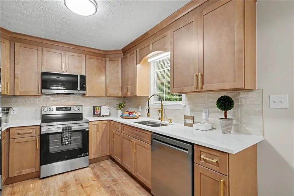 115 Lakeview Drive Stockbridge, GA 30281