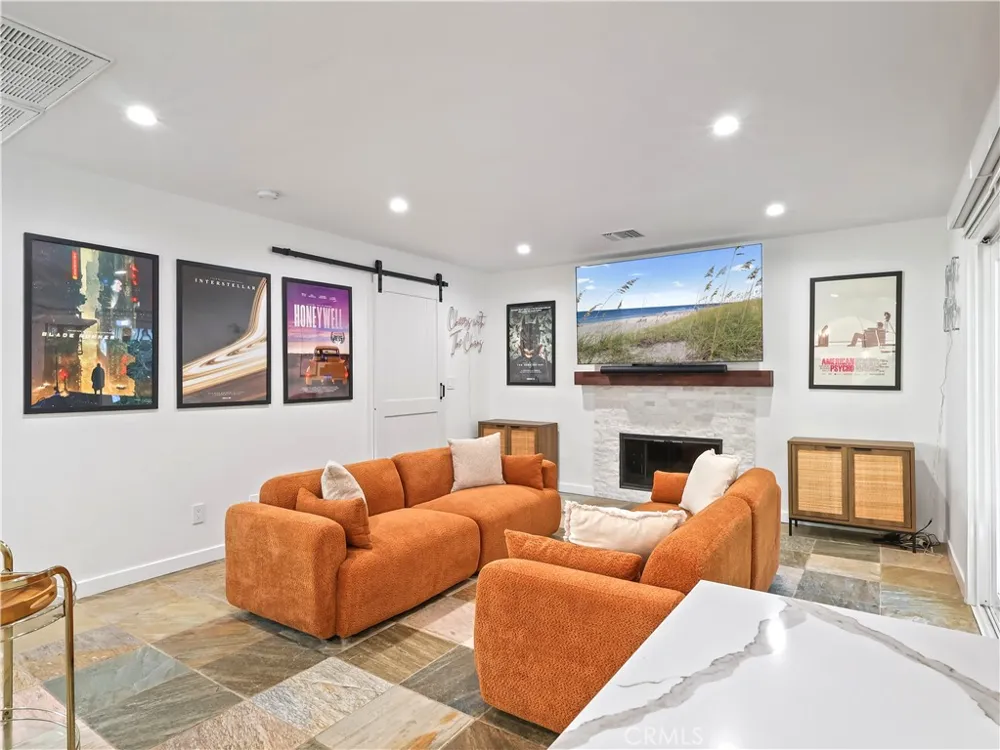 7819 Goldmine Lane Lake Balboa, CA 91406