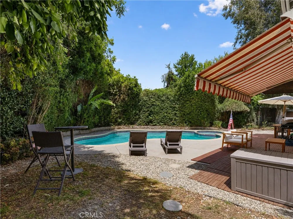 7819 Goldmine Lane Lake Balboa, CA 91406