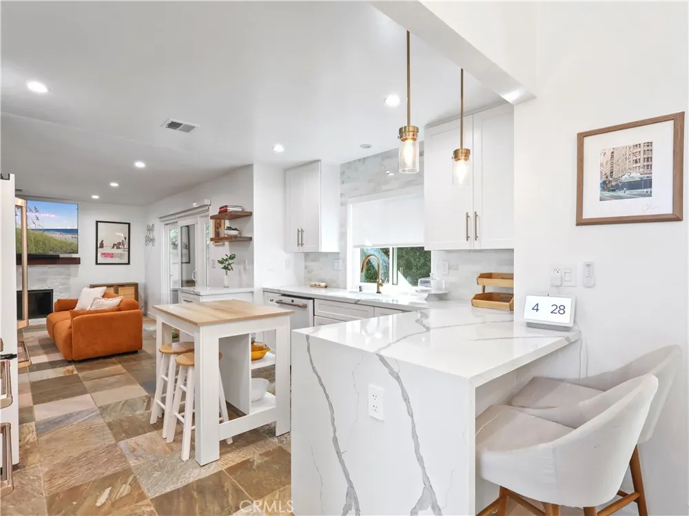 7819 Goldmine Lane Lake Balboa, CA 91406