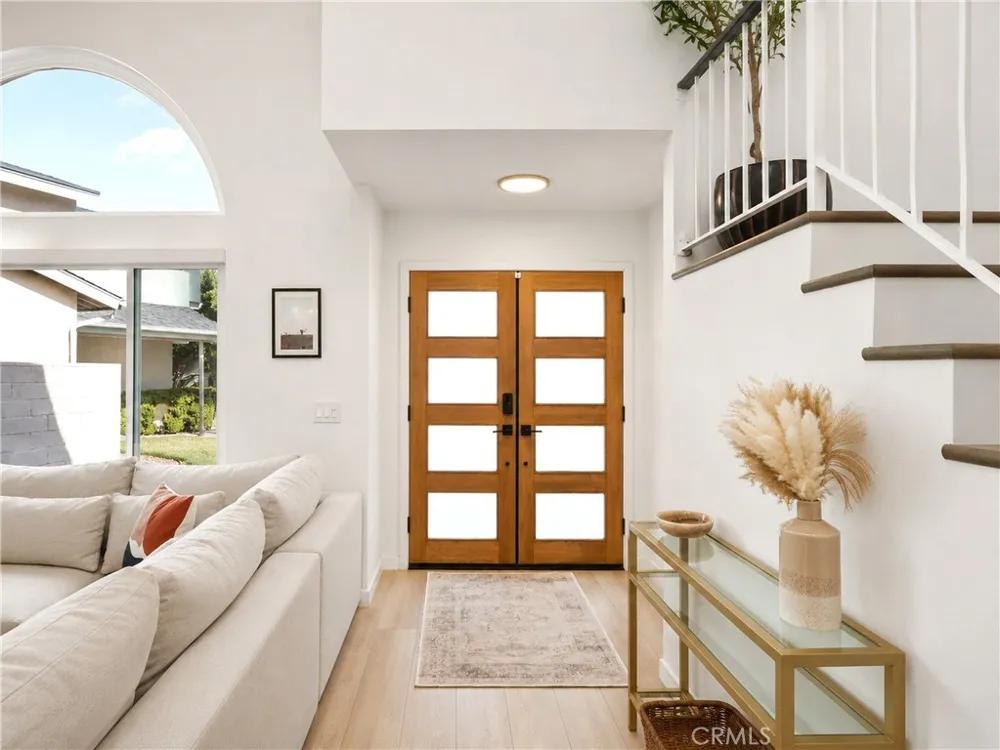 7819 Goldmine Lane Lake Balboa, CA 91406