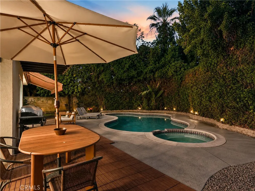 7819 Goldmine Lane Lake Balboa, CA 91406