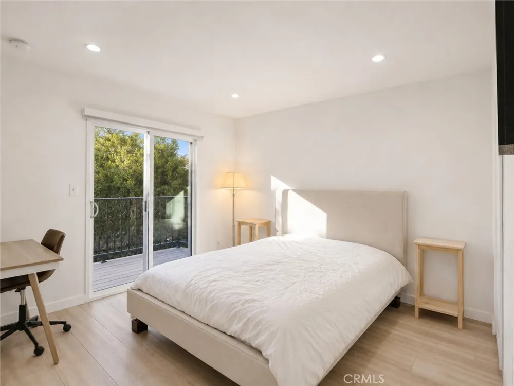 7819 Goldmine Lane Lake Balboa, CA 91406